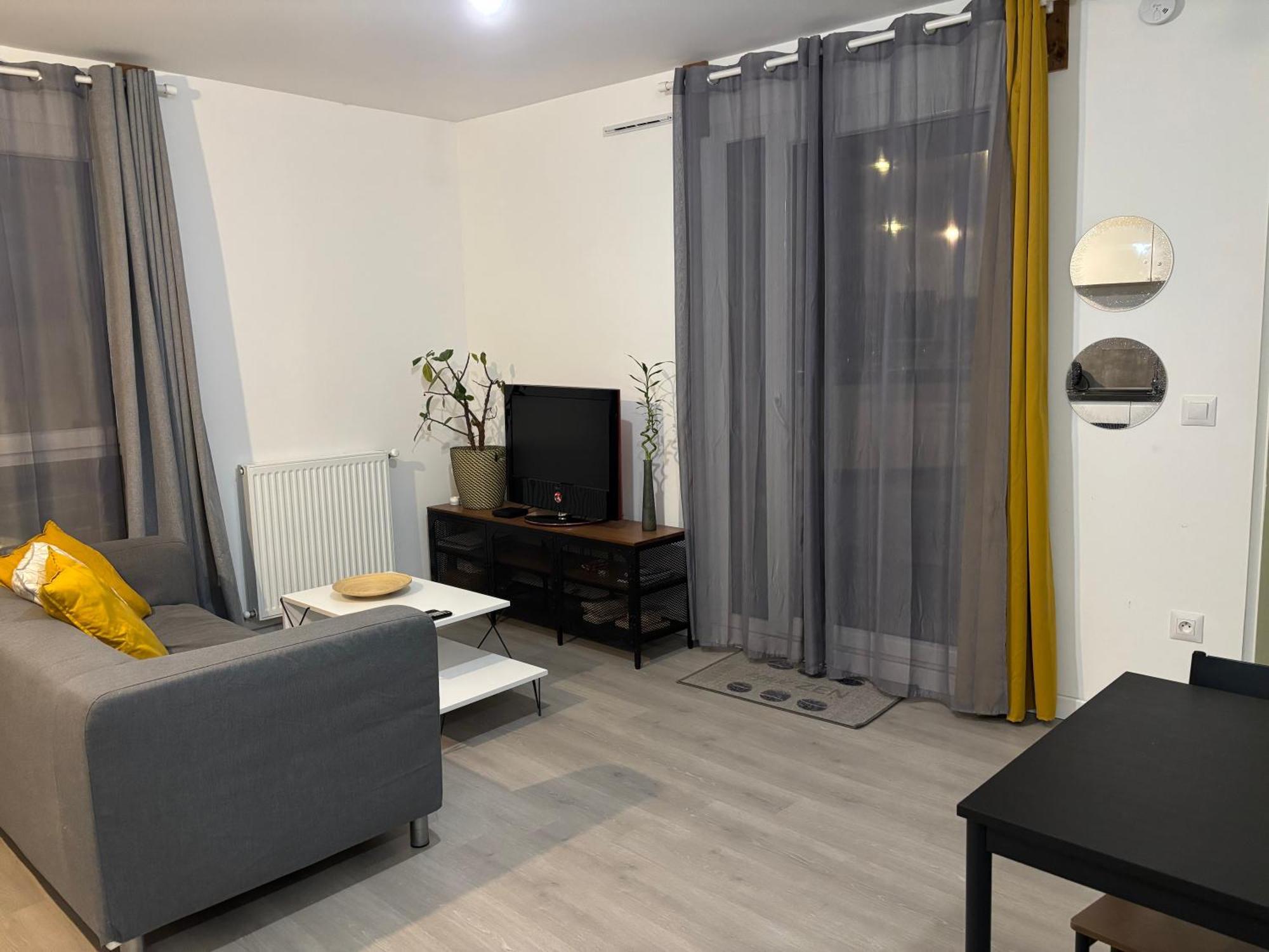 Villejuif - Metro Leo Lagrange - 2 Pieces Avec Balcon Exteriör bild